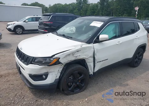 2019 Jeep Compass Latitude 4X4 from USA, damaged, VIN 3C4NJDBB5KT656449